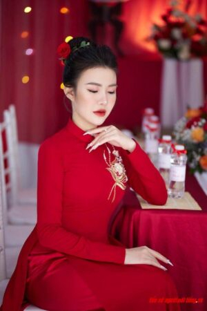 Vóc dáng thon gọn và sự tự tin trong diện mạo của Stylist Nguyễn Thị Bình Nhi khiến cô trở thành biểu tượng thời trang.