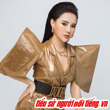 Với khuôn mặt thanh tú và vóc dáng gợi cảm, Nguyễn Trang Anh là biểu tượng của sự hoàn hảo.