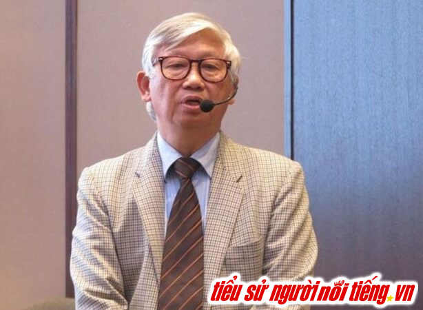 Bác sĩ Nguyễn Gia Khánh là một bác sĩ giàu kinh nghiệm trong lĩnh vực tiêu hóa và nhi khoa