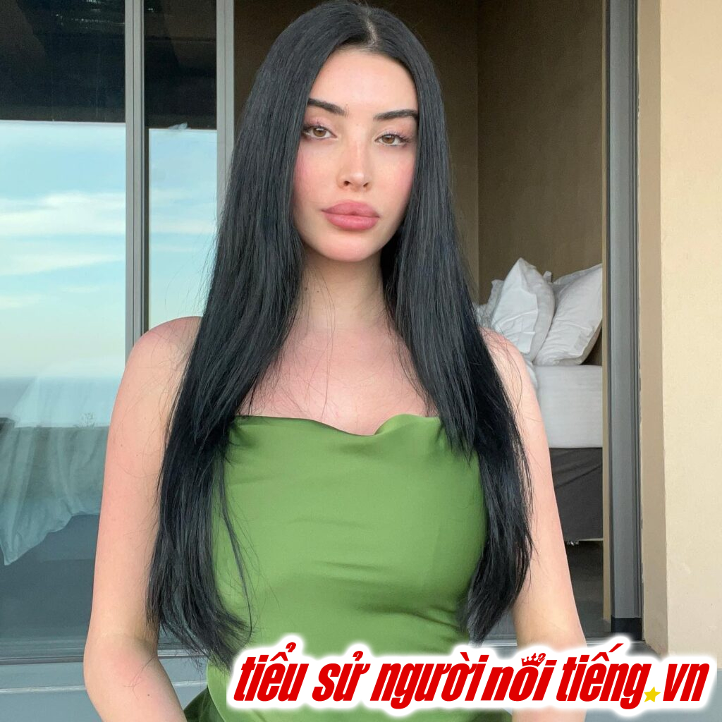 TheWizardliz: A Rising Star in the World of TikTok - Captivating audiences with her insightful self-development content and vibrant personality, TheWizardliz is making waves on TikTok and inspiring thousands of viewers worldwide.