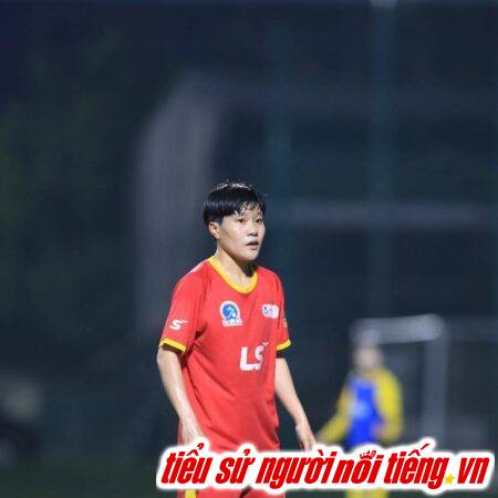 Trần Thị Thu Thảo là một tiền vệ tài năng của đội tuyển Việt Nam, với khả năng chơi bóng chủ động và dứt khoát.