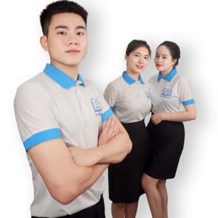 Để tăng cường tinh thần đồng đội và quảng bá hình ảnh doanh nghiệp, Đồng Phục Hồng Hà hỗ trợ in logo và tên doanh nghiệp lên áo theo yêu cầu.