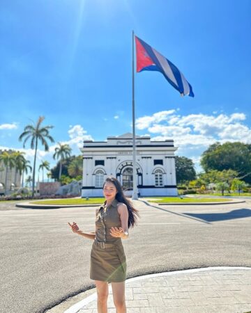 Thần thái tự tin và tươi trẻ của cô nàng khiến người đối diện không thể không chú ý.