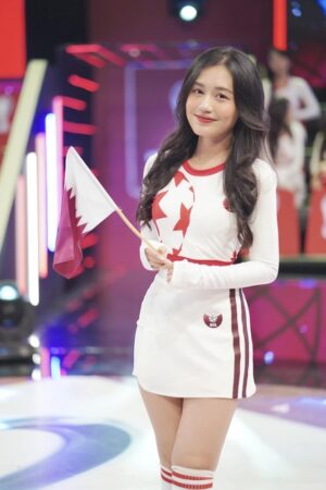 Hình ảnh lộng lẫy của MC Hoàng Hồng Hạnh thu hút mọi ánh nhìn.
