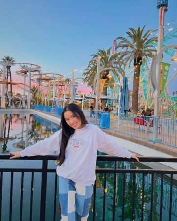 Jenny Huỳnh đã bắt đầu sự nghiệp trên YouTube vào năm 2019 và trở thành một trong những cái tên nổi tiếng nhất trong cộng đồng YouTube Việt Nam.