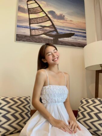Tại Liên hoan phim Việt Nam năm 2019, Khả Ngân được đề cử vào top 3 Nữ Diễn Viên Chính Xuất Sắc Nhất