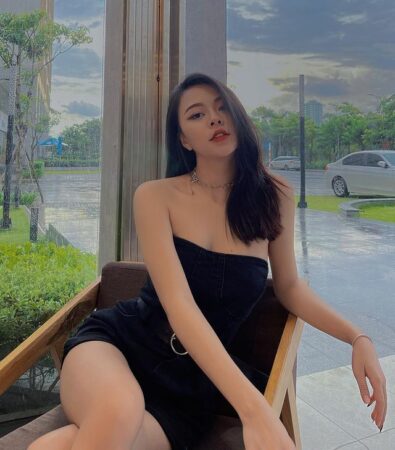 Vẻ đẹp thanh khiết và tự nhiên của Chu Nhã Mi thật sự cuốn hút mọi ánh nhìn.