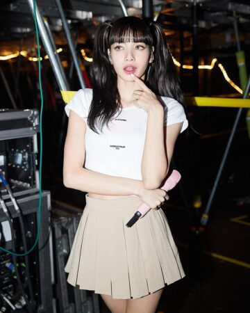 Her magnetic personality and infectious energy light up the stage, creating an unforgettable experience for fans during live performances.
