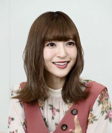 Sayaka Kanda's charming personality and natural charisma make her a joy to watch both on stage and on screen. She has a natural ability to connect with her audience and bring her characters to life