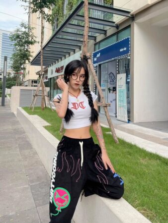 Tippy không chỉ gây ấn tượng bởi việc sở hữu nhiều hình xăm độc đáo mà còn bởi tài năng và sự đam mê không biên giới trong trò chơi.