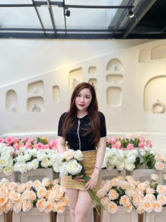 Nhan sắc rạng ngời của Trần Bùi Ngọc Minh là nguồn cảm hứng không tưởng cho nghề người mẫu ảnh và KOLs.