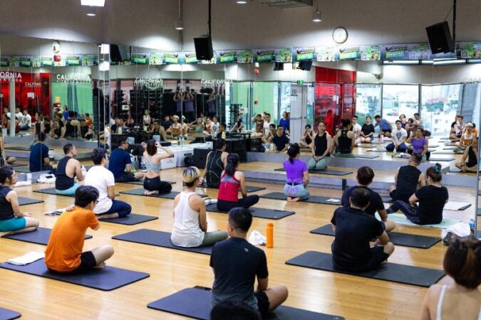 California Fitness & Yoga Centers không chỉ đem đến sự chuyên nghiệp trong tập luyện, mà còn giúp bạn thư giãn và cân bằng tâm hồn thông qua các lớp yoga đa dạng và không gian yên tĩnh.