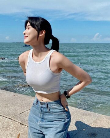 Vẻ đẹp tự nhiên của Diễn Viên Cao Thái Hà luôn lôi cuốn mọi ánh nhìn.